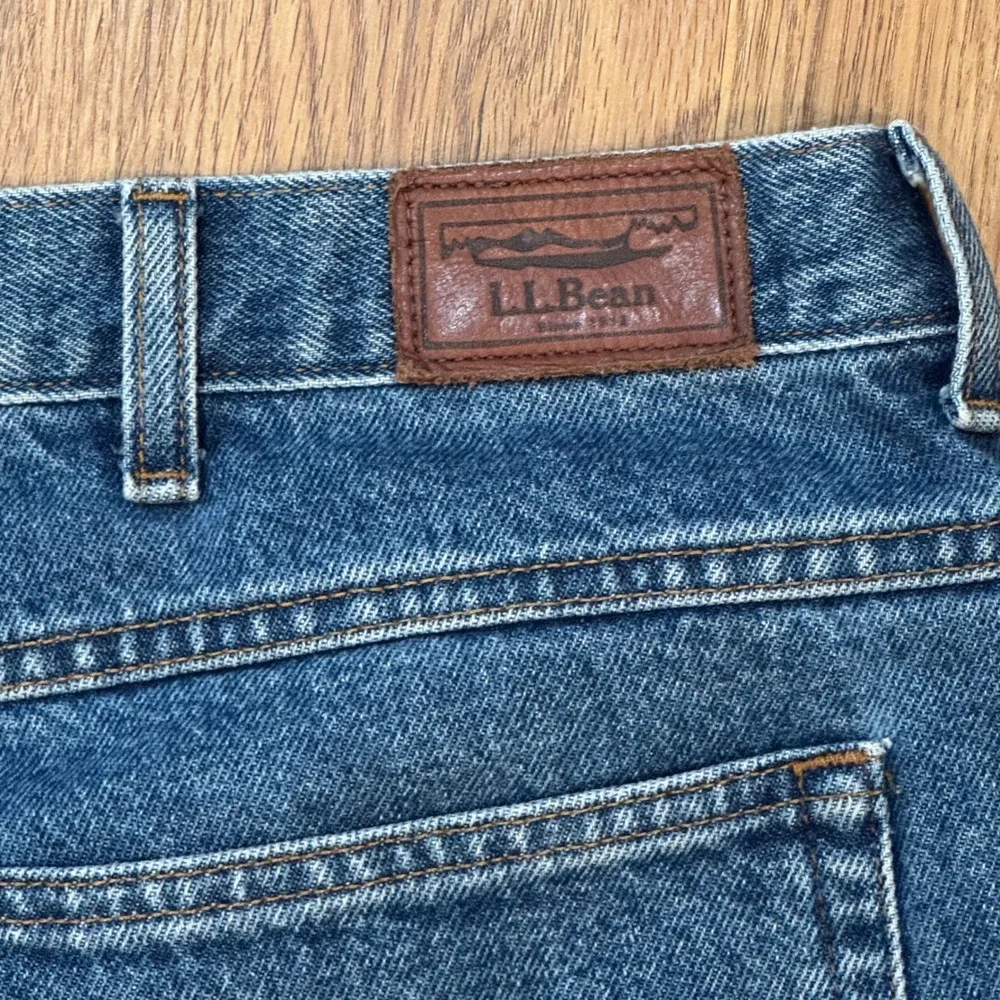 LL Bean Relaxed Fit Mens 46x32 Blue Medium Wash Cotton Straight Jeans 134770